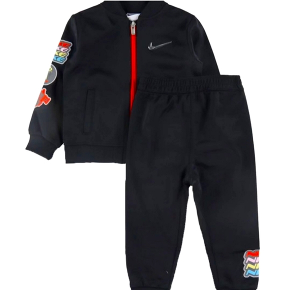 Nike tracksuit - Picture 1 of 1